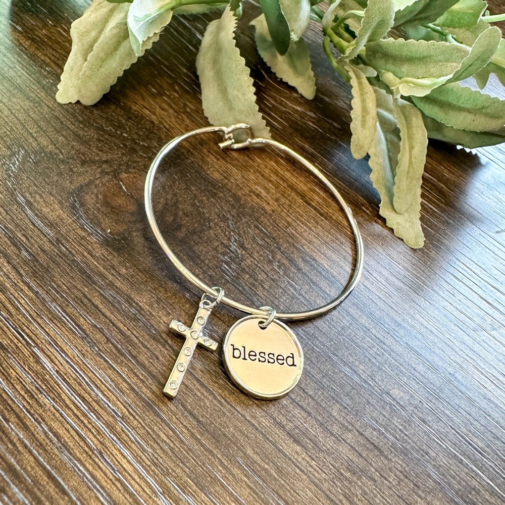 Handmade silver bangle bracelet